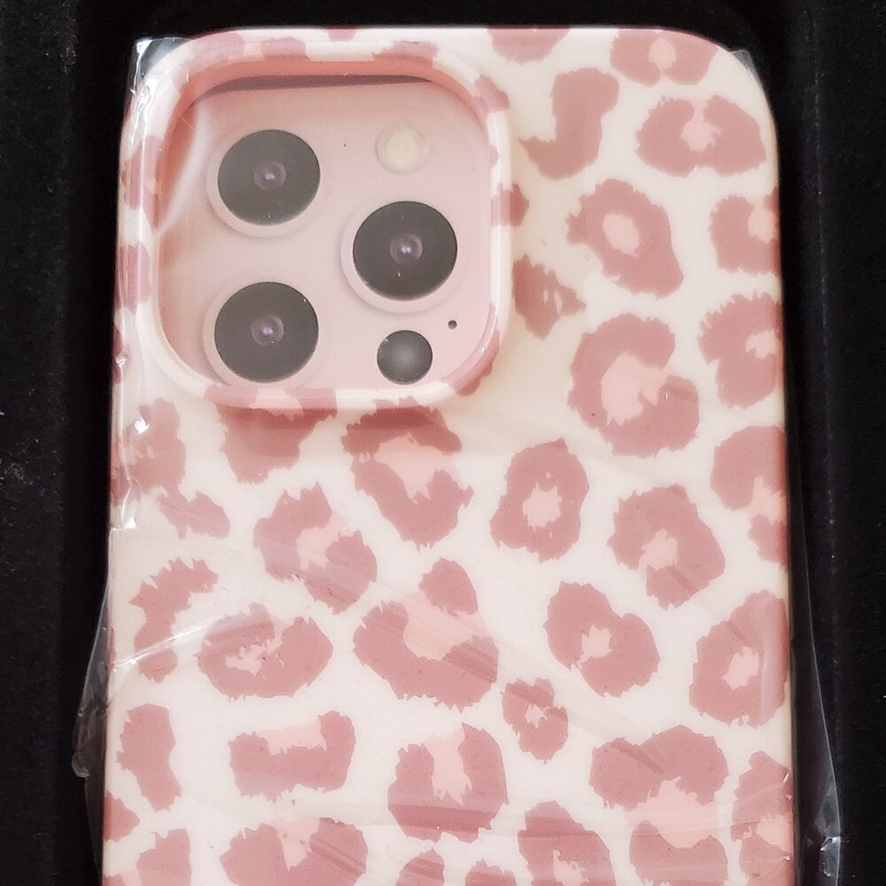 iPhone 13 pro pink leopard phone case